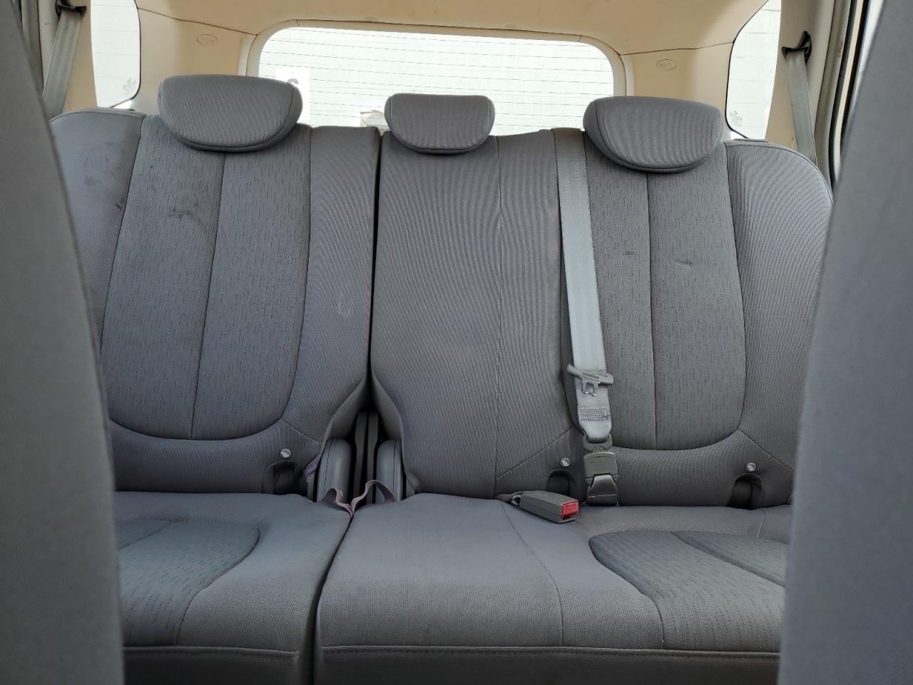 2007 Kia Rondo Lx VIN: KNAFG526877047344 Lot: 81711035