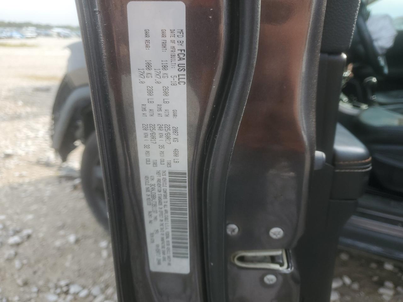 2018 Jeep Compass Latitude VIN: 3C4NJDBBXJT391137 Lot: 81267425