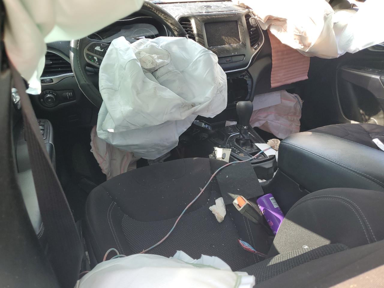 2019 Jeep Cherokee Latitude VIN: 1C4PJLCB3KD285184 Lot: 70707715