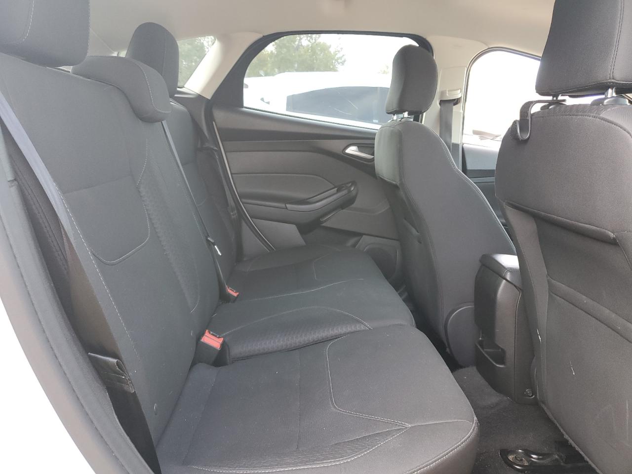 2015 Ford Focus Se VIN: 1FADP3K2XFL359673 Lot: 81423855