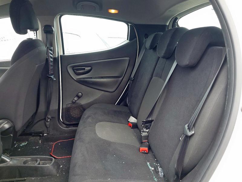 2013 CHRYSLER YPSILON SE 