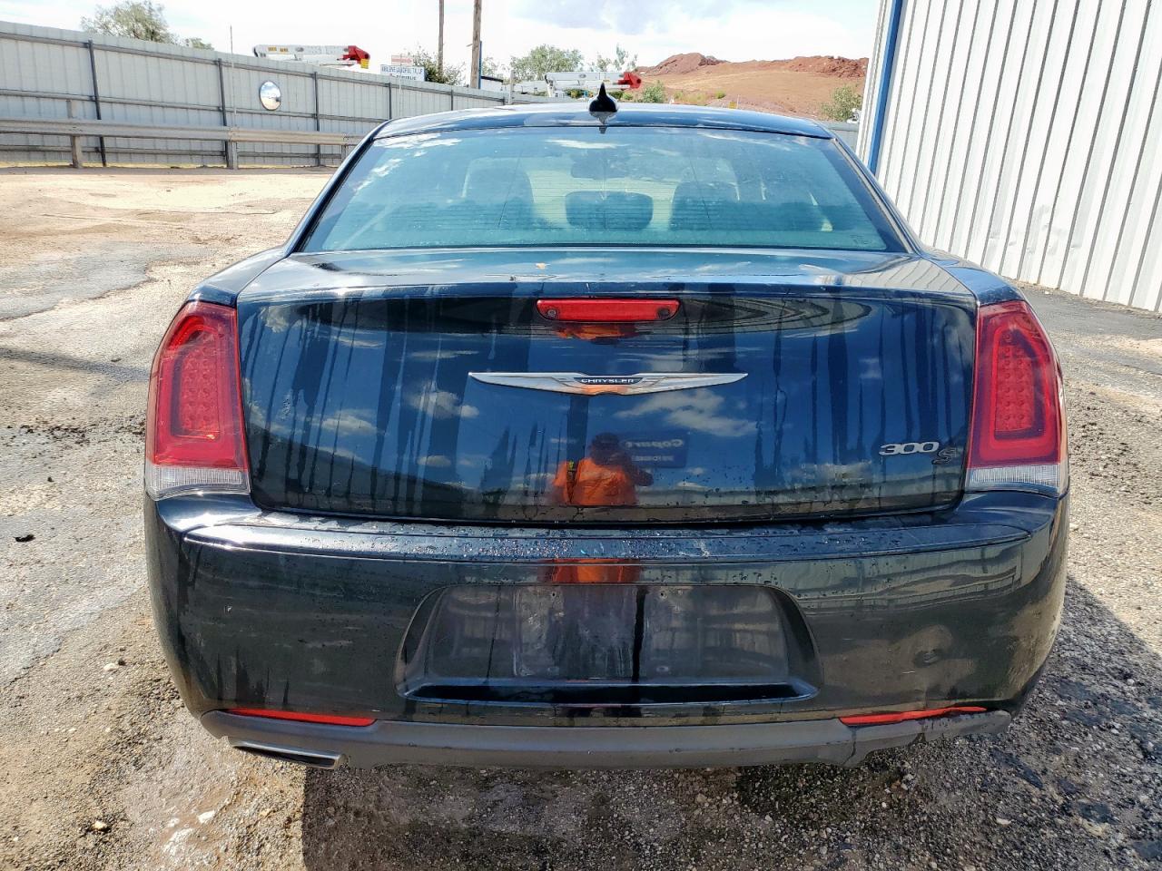2016 Chrysler 300 S VIN: 2C3CCABG1GH294975 Lot: 82126195