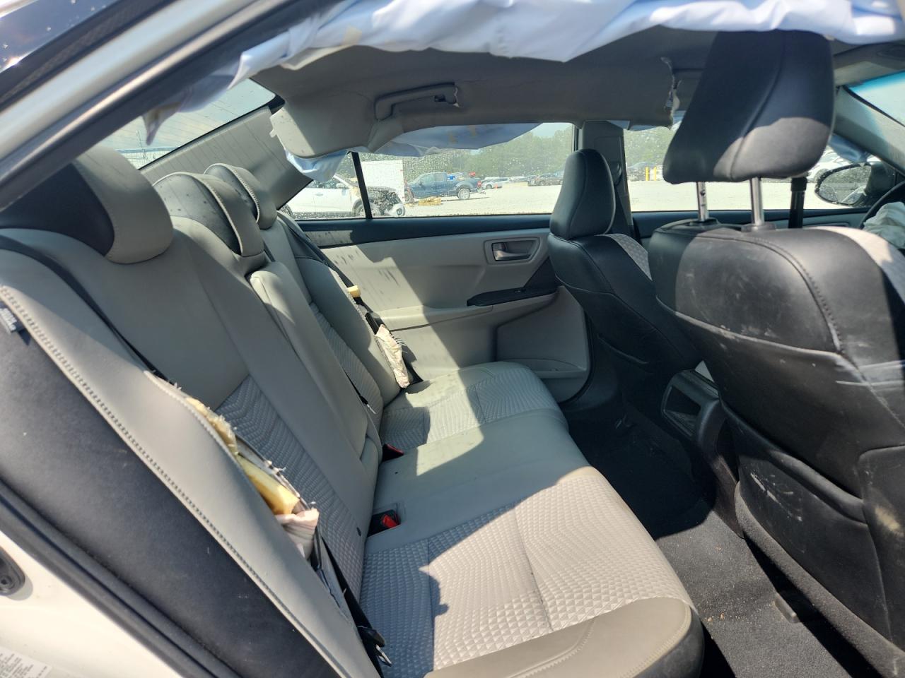 2015 Toyota Camry Le VIN: 4T1BF1FK1FU049730 Lot: 81471575