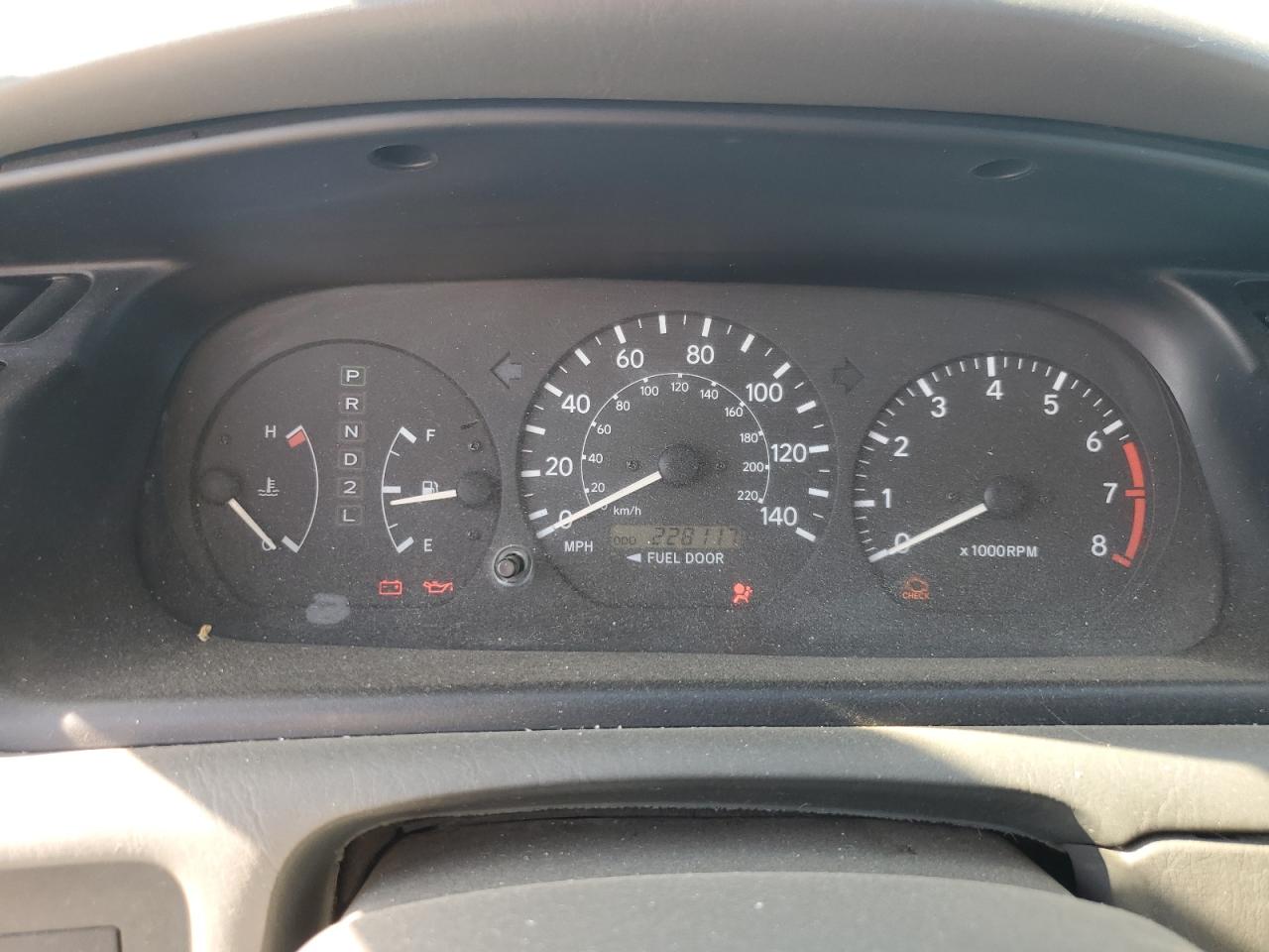 2000 Toyota Camry Ce VIN: 4T1BG22K1YU002242 Lot: 83943385