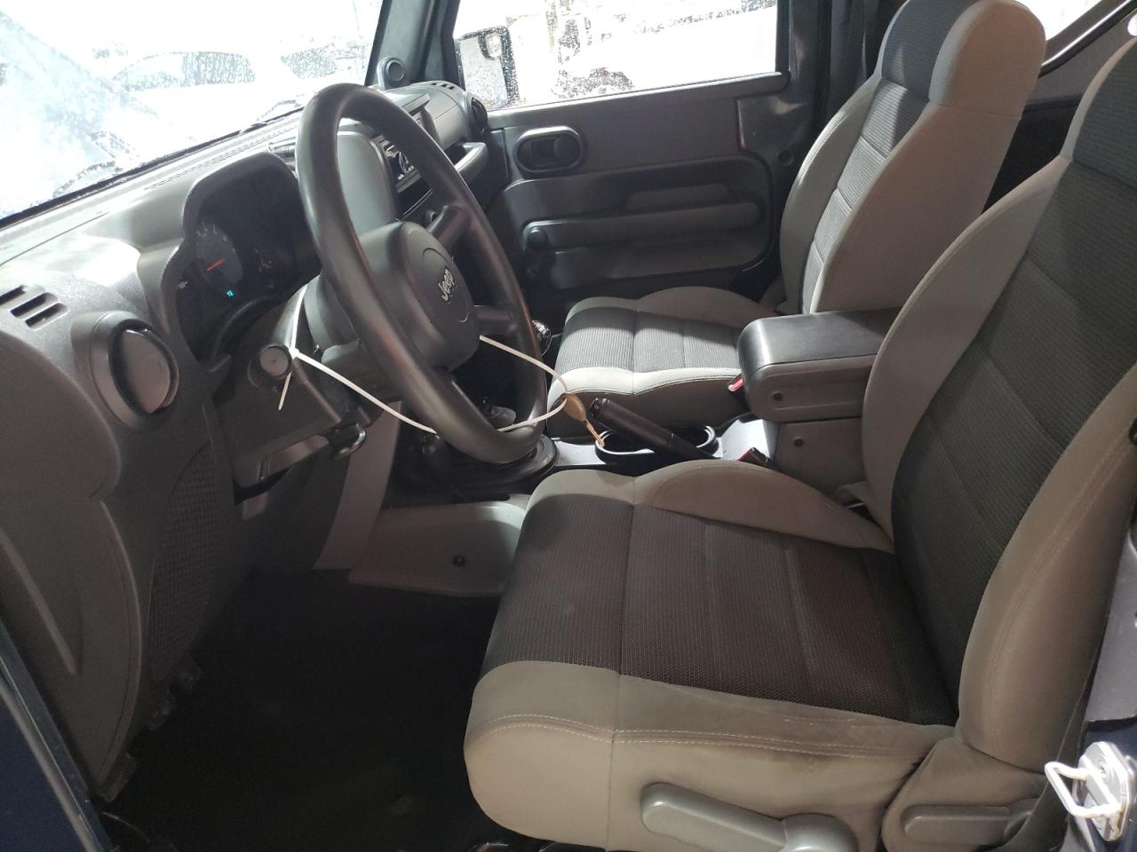 2007 Jeep Wrangler X VIN: 1J4FA24177L126607 Lot: 80367365