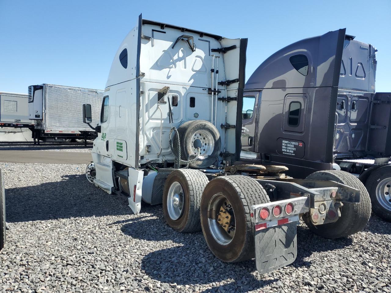 2016 Freightliner Cascadia 125 Semi Truck 3AKJGLDR3GSGW7003 photo #4