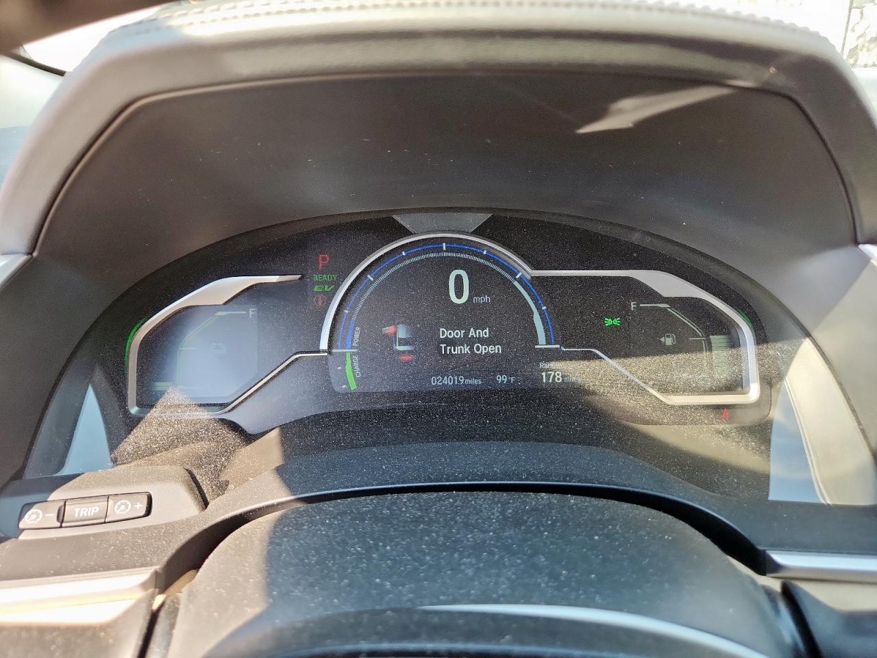 2018 Honda Clarity Touring VIN: JHMZC5F34JC012468 Lot: 80092665