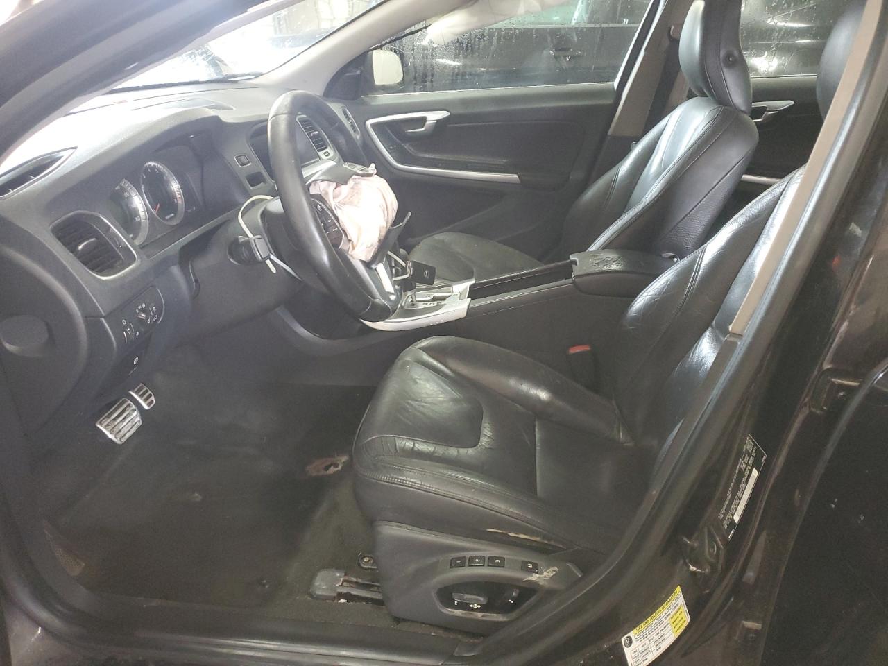 2011 Volvo S60 T6 VIN: YV1902FH1B2003586 Lot: 81671865