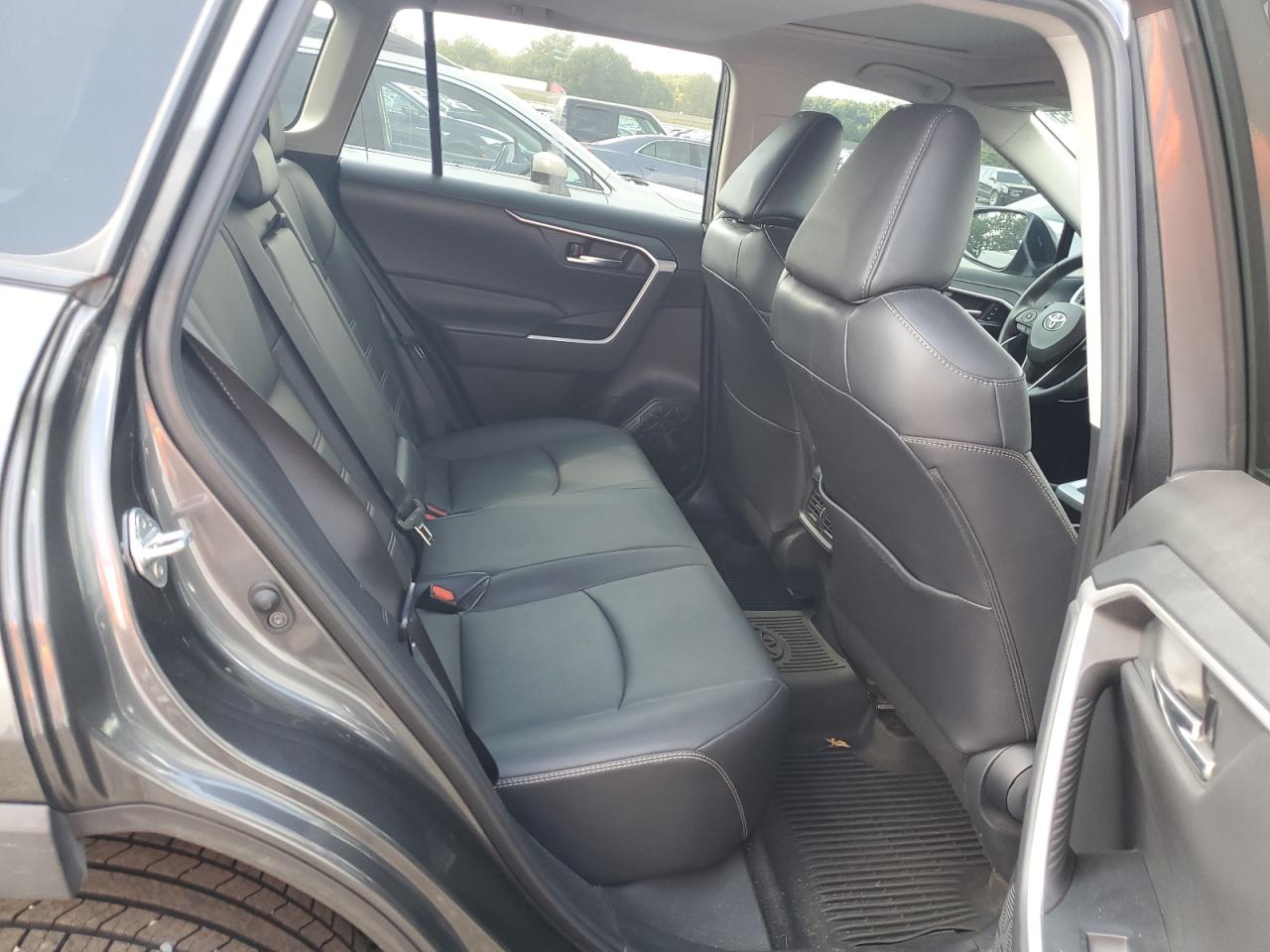 2020 Toyota Rav4 Xle Premium VIN: 2T3A1RFVXLC137764 Lot: 80127995