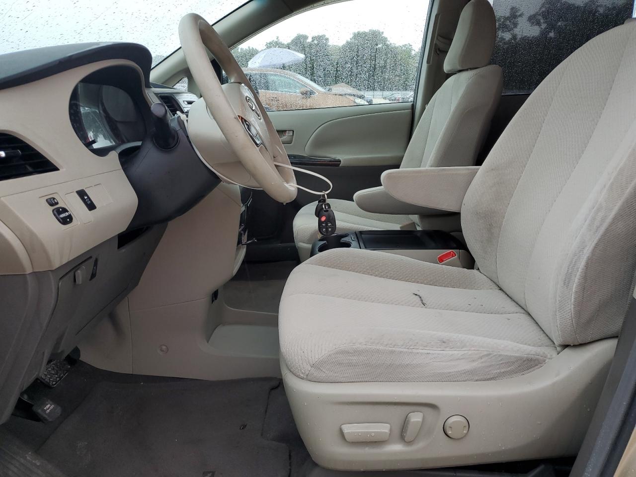 2011 Toyota Sienna Le VIN: 5TDKK3DC6BS096581 Lot: 84386505