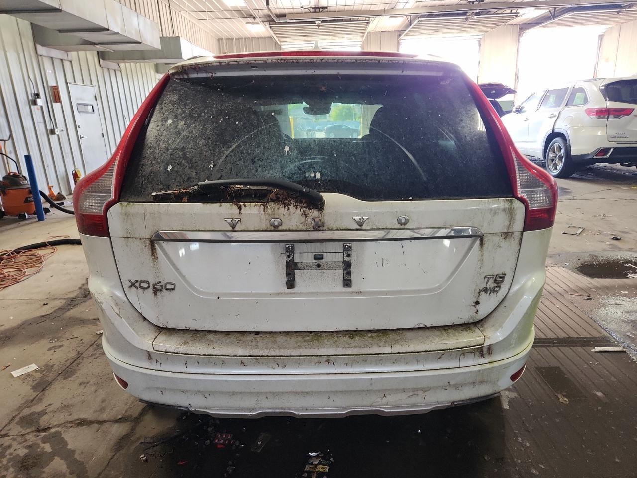 2016 Volvo Xc60 T5 Premier VIN: YV4612RK8G2782390 Lot: 80553585