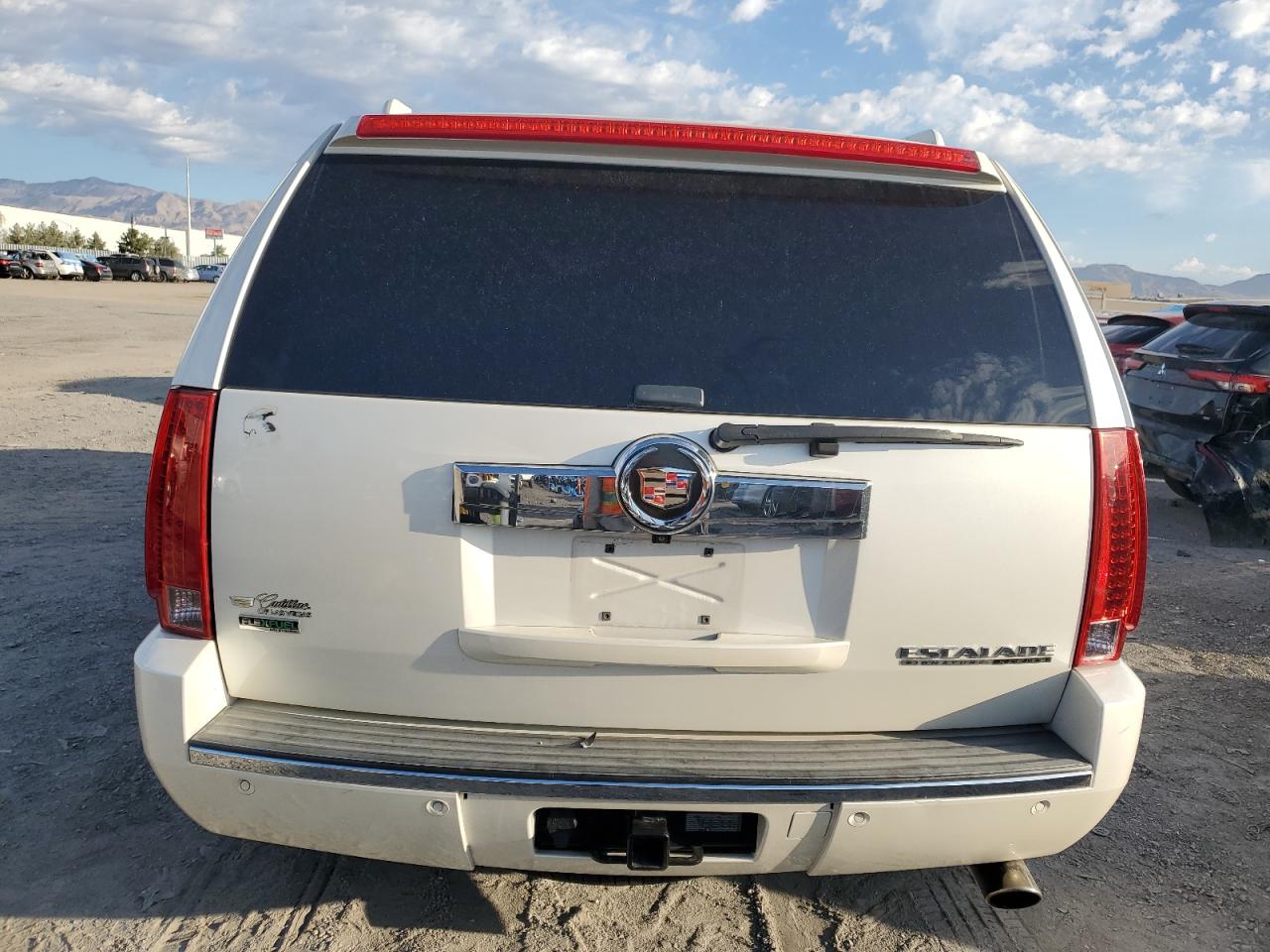 2010 Cadillac Escalade Premium VIN: 1GYUKCEF1AR265978 Lot: 84265465