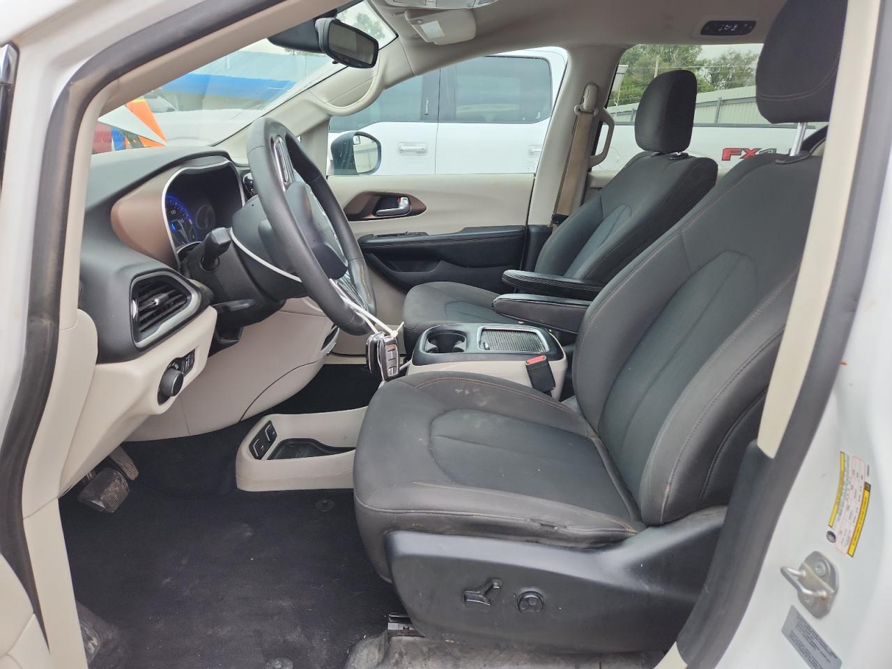 2017 Chrysler Pacifica Touring VIN: 2C4RC1DG6HR665367 Lot: 81553245