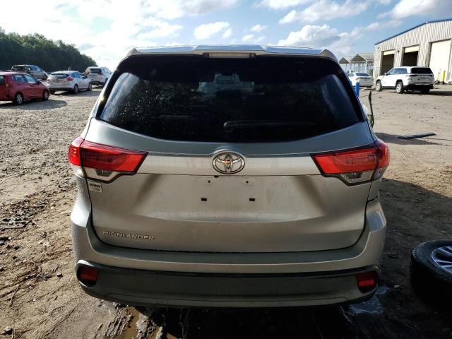  TOYOTA HIGHLANDER 2018 Серебристый