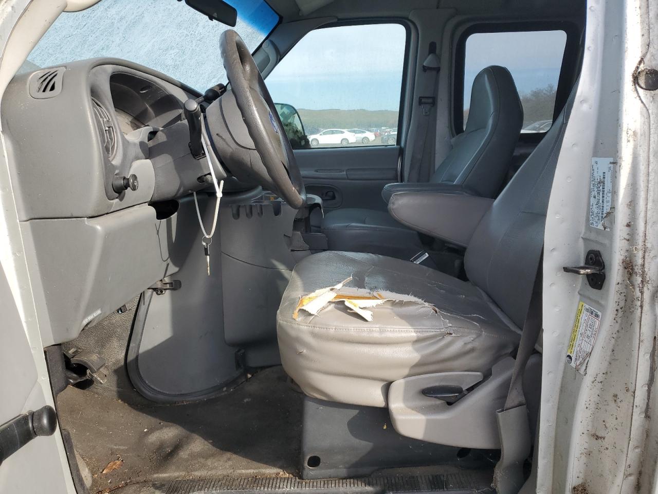 2005 Ford Econoline E350 Super Duty Van VIN: 1FTSE34L75HA84648 Lot: 83757135