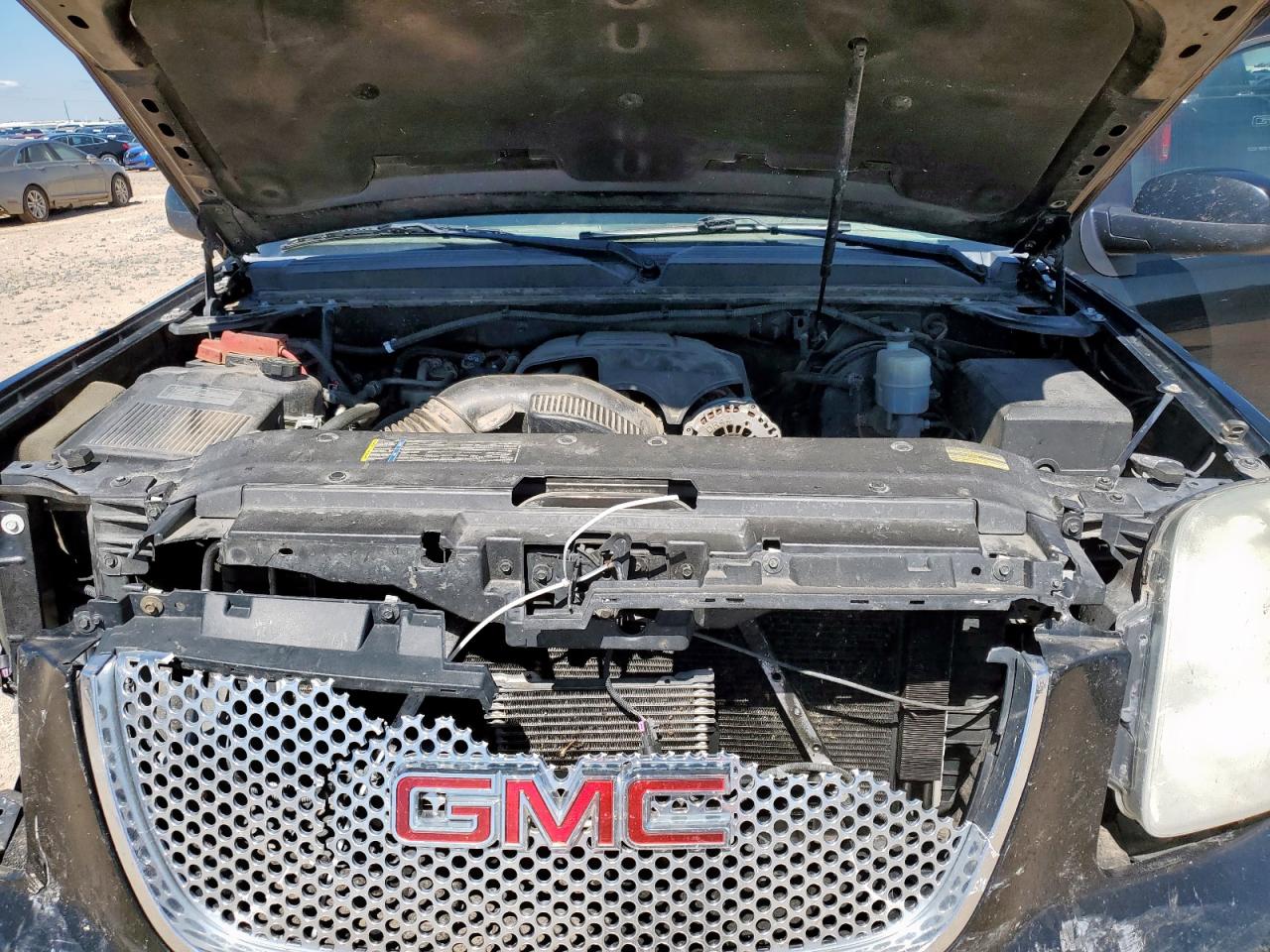 2010 GMC Yukon Xl Denali VIN: 1GKUKMEF2AR275130 Lot: 81749835