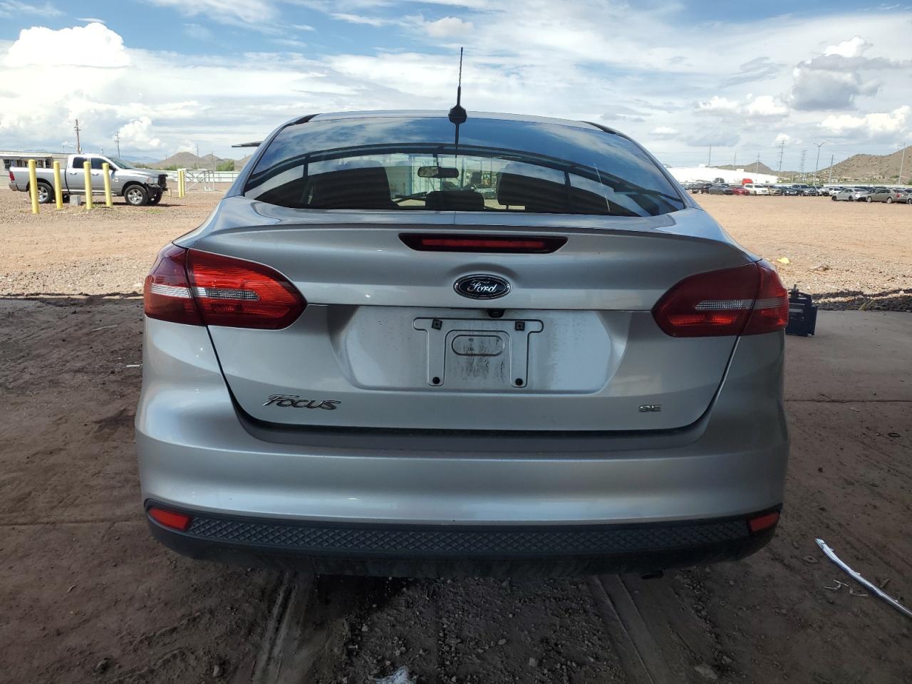 2017 Ford Focus Se VIN: 1FADP3F23HL226203 Lot: 71674285