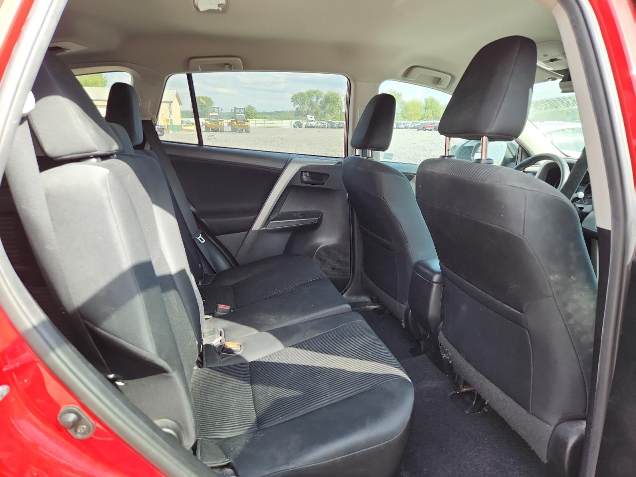 2017 Toyota Rav4 Le VIN: 2T3BFREV7HW606483 Lot: 83810325