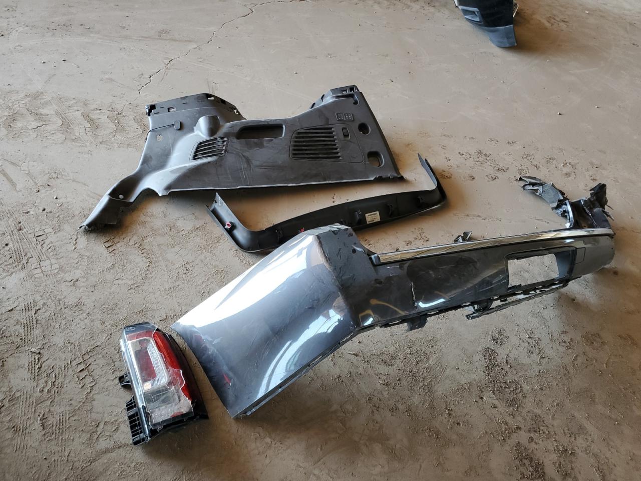 2018 GMC Yukon Denali VIN: 1GKS1CKJ6JR302813 Lot: 81816415