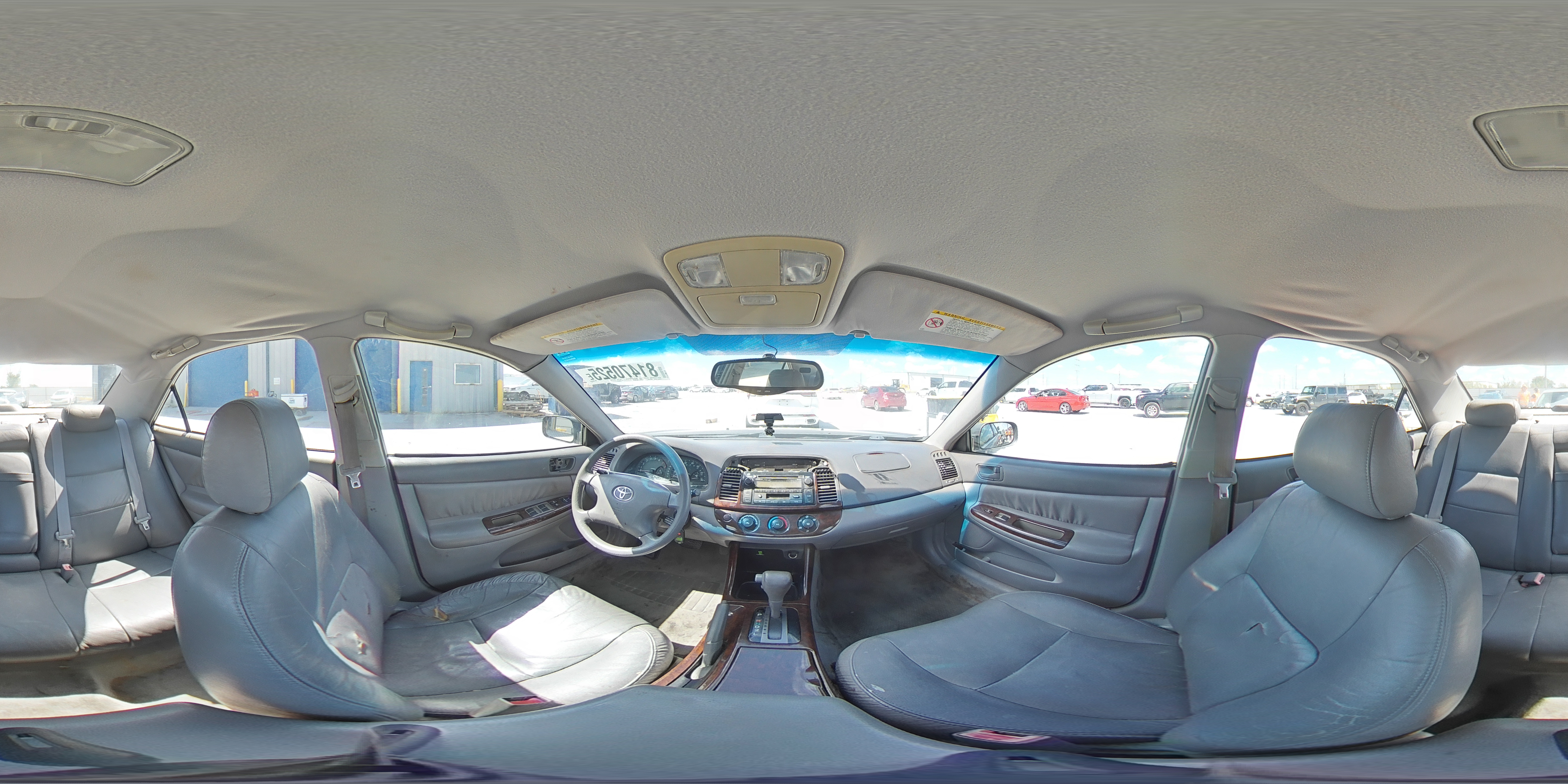 2003 Toyota Camry Le VIN: 4T1BE32K93U750256 Lot: 81470525