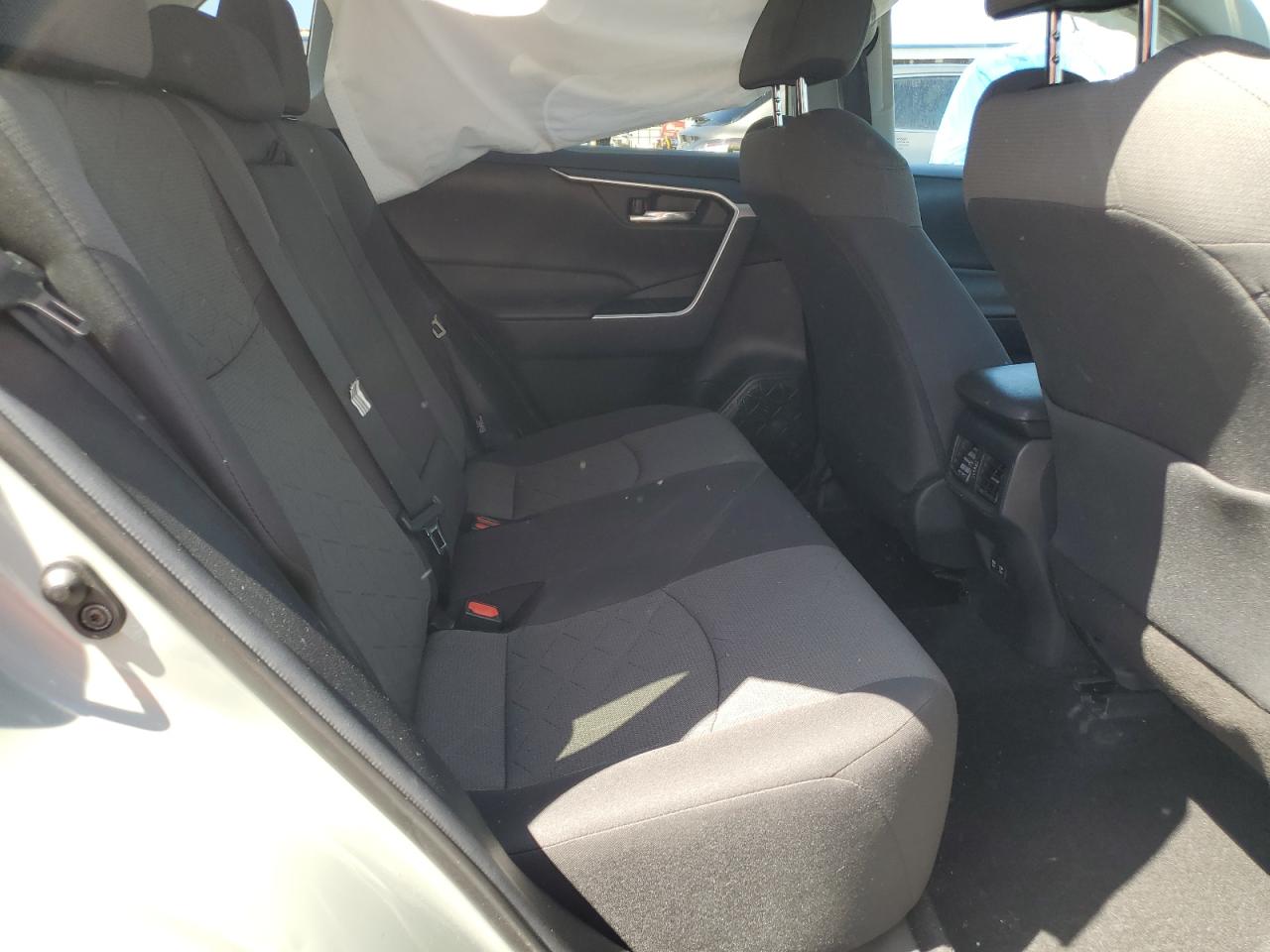 2021 Toyota Rav4 Xle VIN: 2T3W1RFV1MW121720 Lot: 81755765