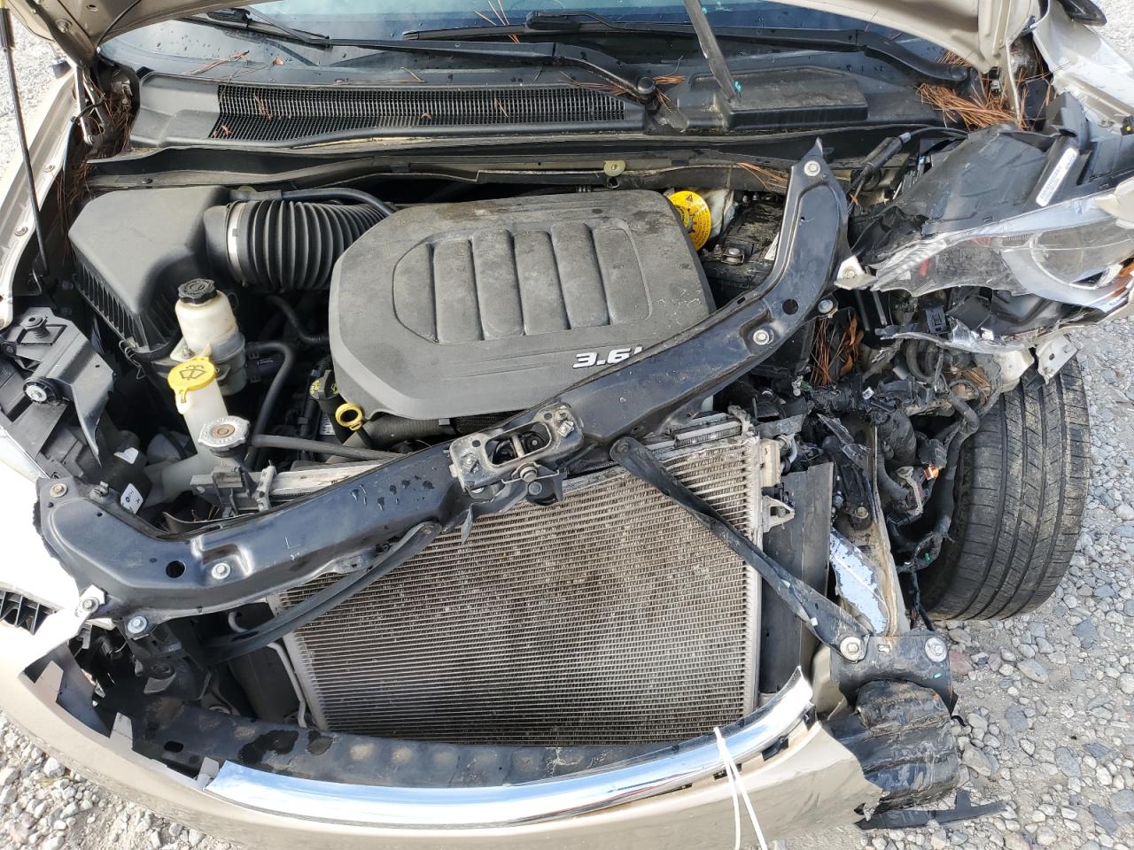 2015 Chrysler Town & Country Touring L VIN: 2C4RC1CG2FR514038 Lot: 83994295