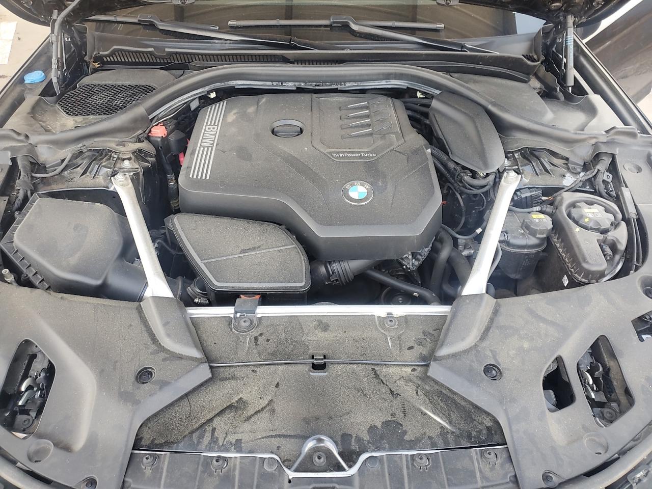 Фото: WBA53BH00NCJ43210