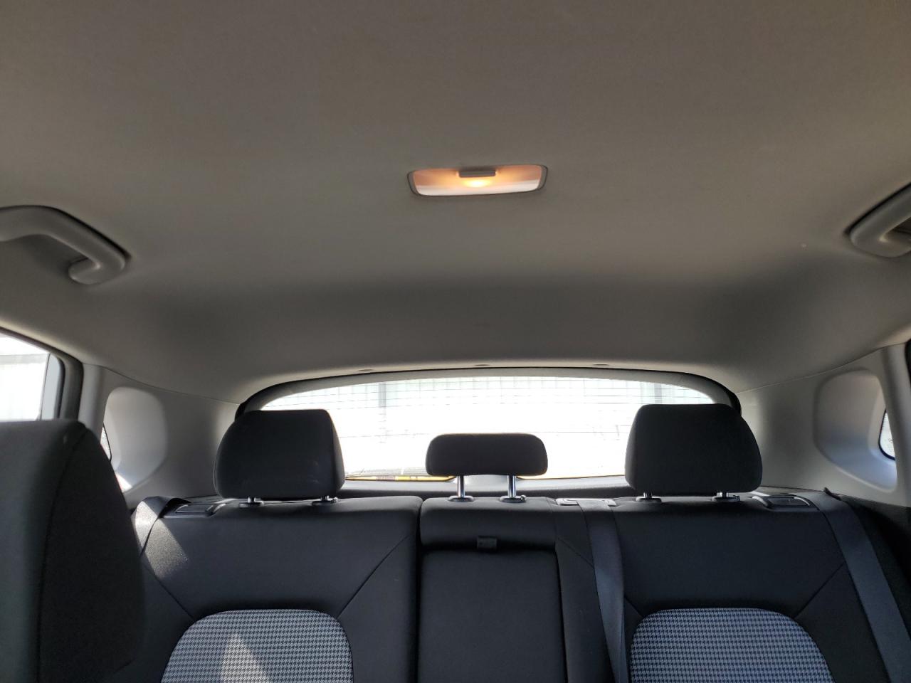 2019 Hyundai Kona Se VIN: KM8K12AA2KU381883 Lot: 82106055