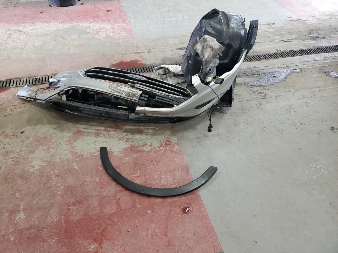 2017 Ford Escape Titanium VIN: 1FMCU9J92HUA77942 Lot: 81024075