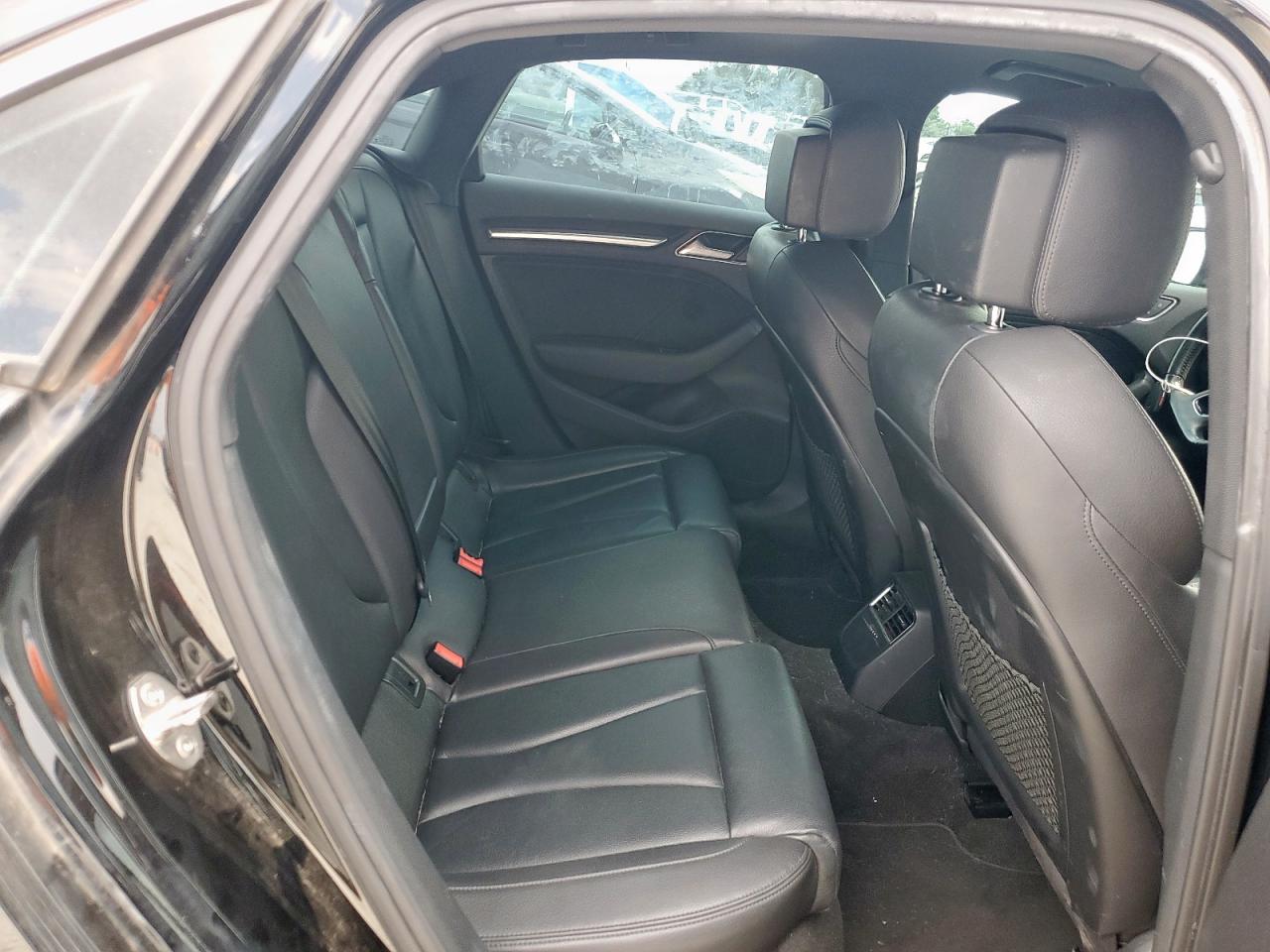 2018 Audi A3 Premium Plus VIN: WAUJ8GFF7J1022880 Lot: 80700115