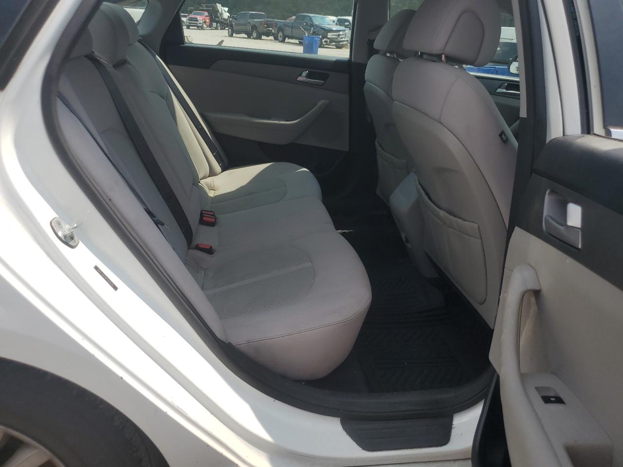 2015 Hyundai Sonata Se VIN: 5NPE24AF8FH006151 Lot: 70875955