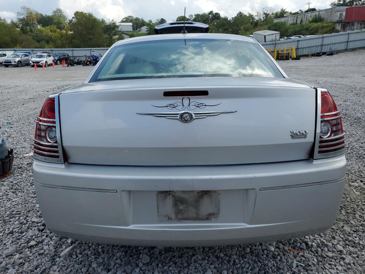 2008 Chrysler 300 Touring VIN: 2C3LA53GX8H245187 Lot: 81764895