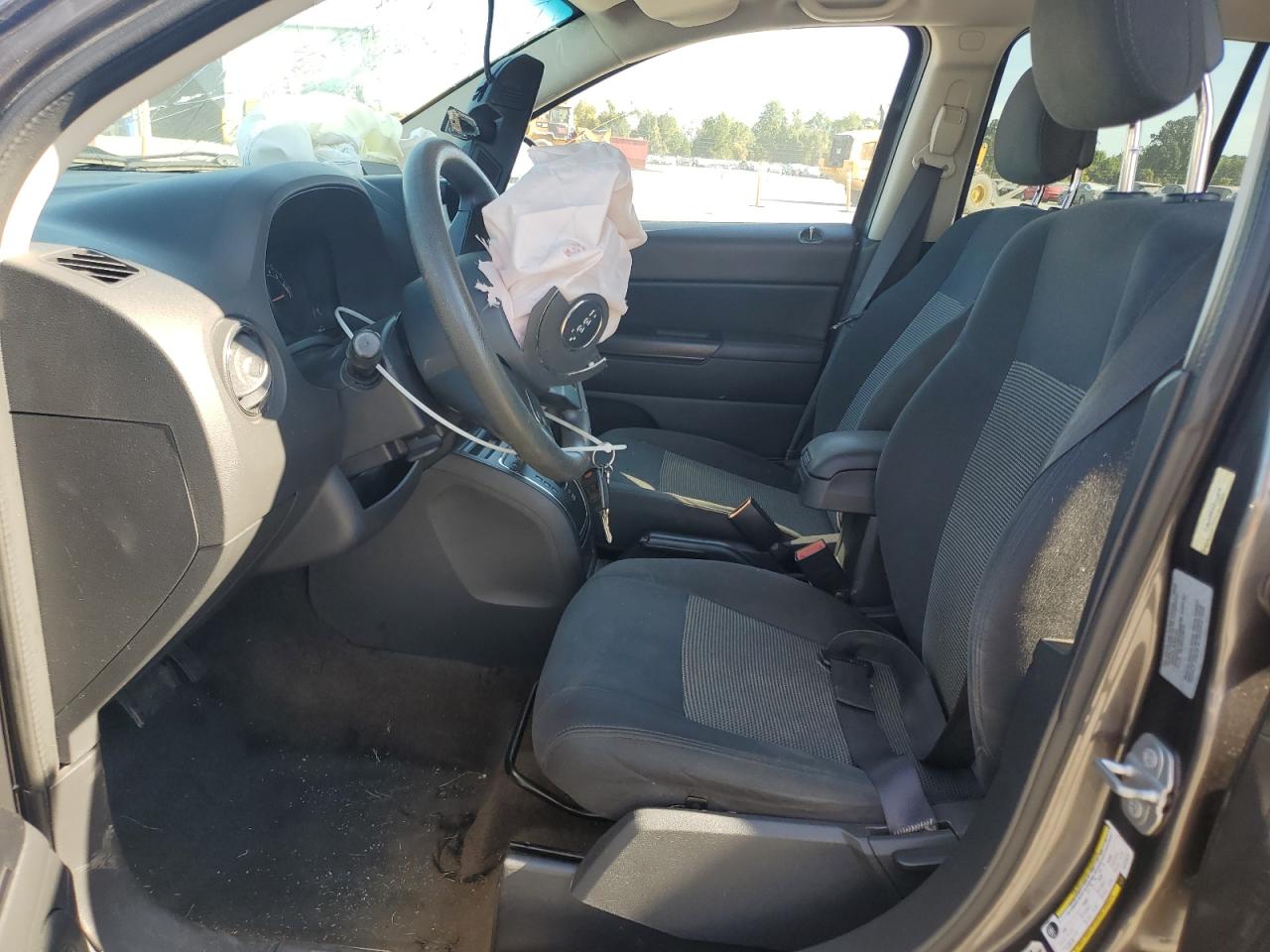 2017 Jeep Compass Sport VIN: 1C4NJDBB4HD144079 Lot: 82115265