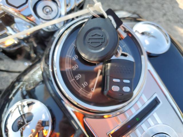  HARLEY-DAVIDSON FL 2012 Черный