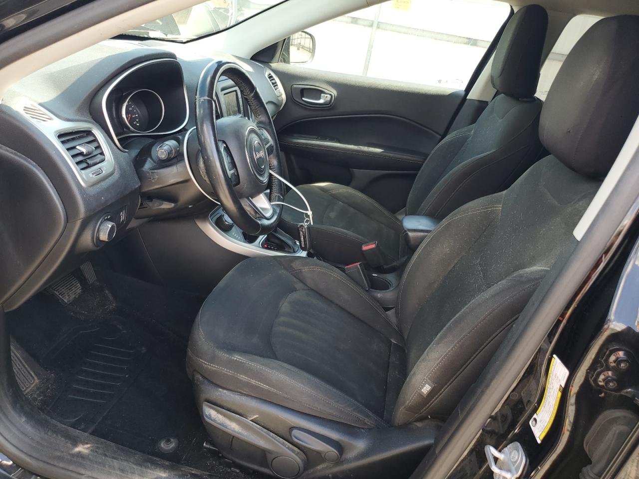 2018 Jeep Compass Sport VIN: 3C4NJDAB1JT137771 Lot: 71315495