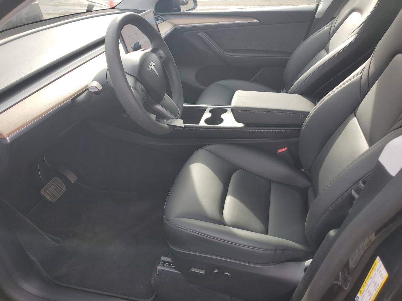 2024 Tesla Model Y VIN: 7SAYGDEE5RA231694 Lot: 82072665