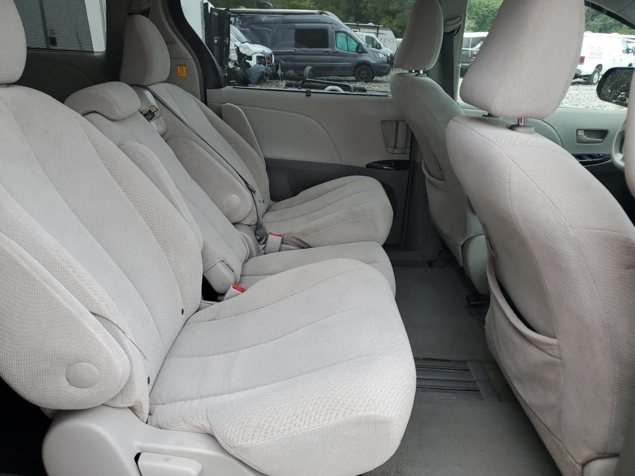 2011 Toyota Sienna Le VIN: 5TDKK3DC7BS138501 Lot: 81952455