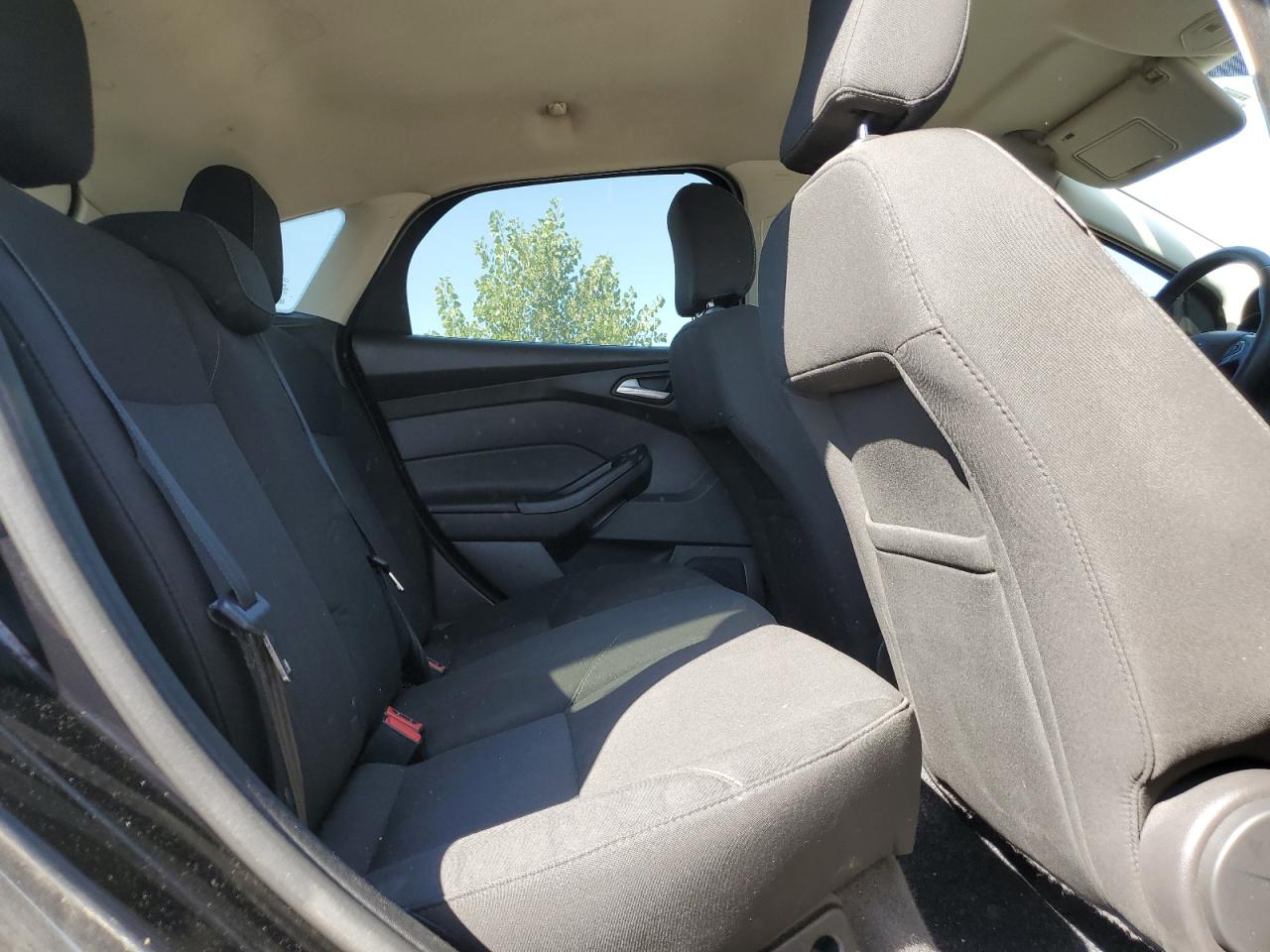 2016 Ford Focus Se VIN: 1FADP3KE8GL333617 Lot: 83924545