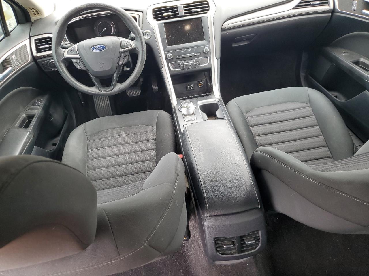 2019 Ford Fusion Se VIN: 3FA6P0LU0KR137808 Lot: 71536115