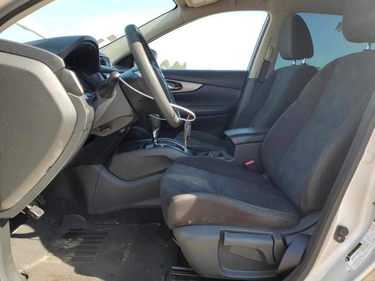 2015 Nissan Rogue S VIN: KNMAT2MV5FP534379 Lot: 81040125