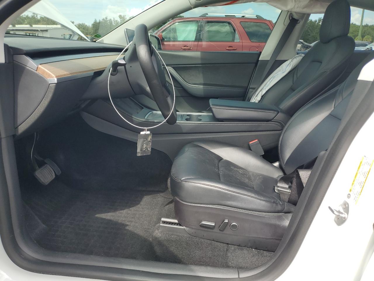 2022 Tesla Model Y VIN: 7SAYGDEE5NF394553 Lot: 71549925