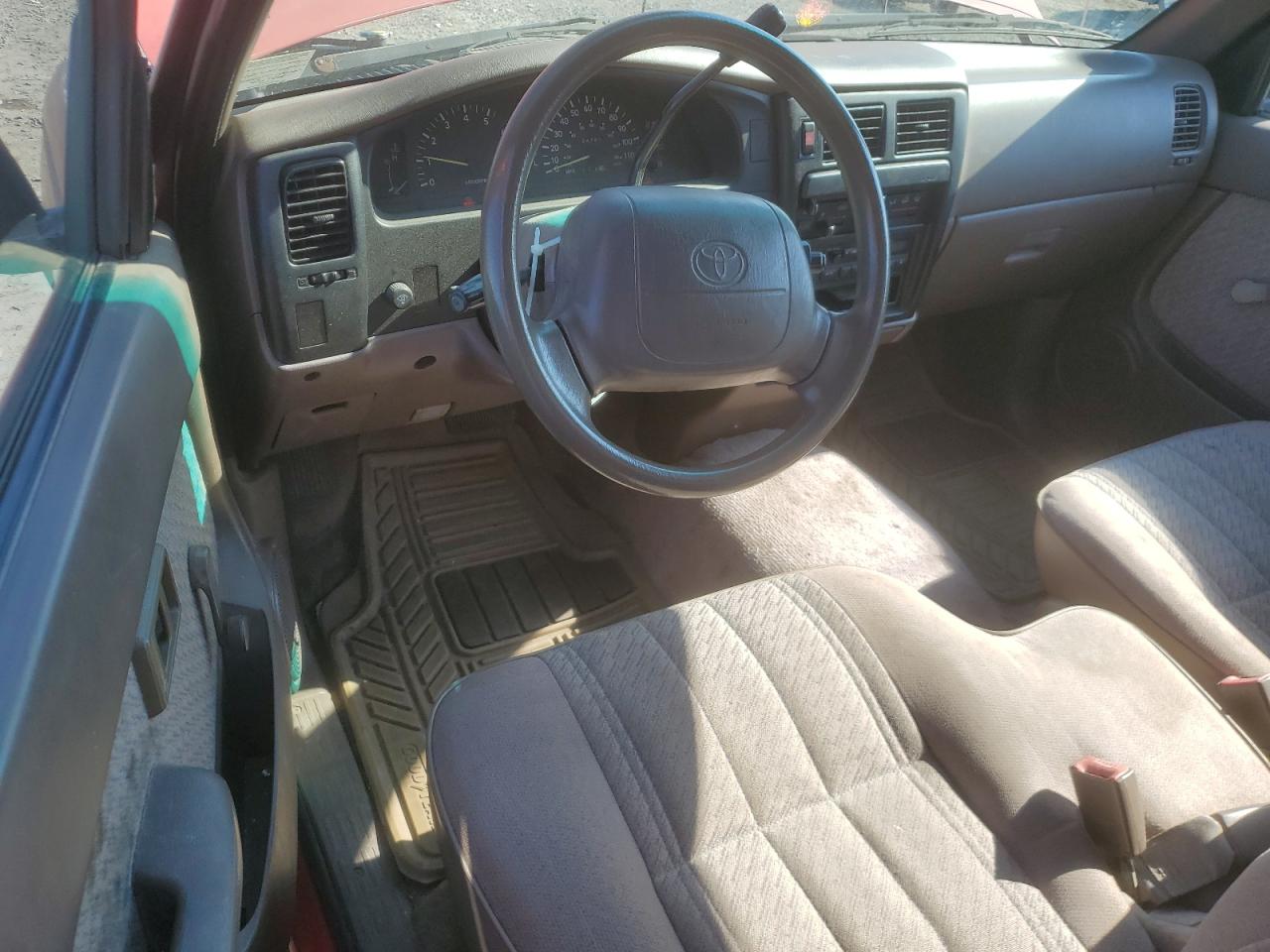 1995 Toyota Tacoma Xtracab VIN: 4TAUN53B9SZ077425 Lot: 70768285