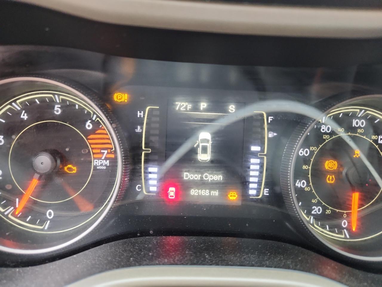 2018 Jeep Cherokee Latitude VIN: 1C4PJLCB8JD566332 Lot: 81308495