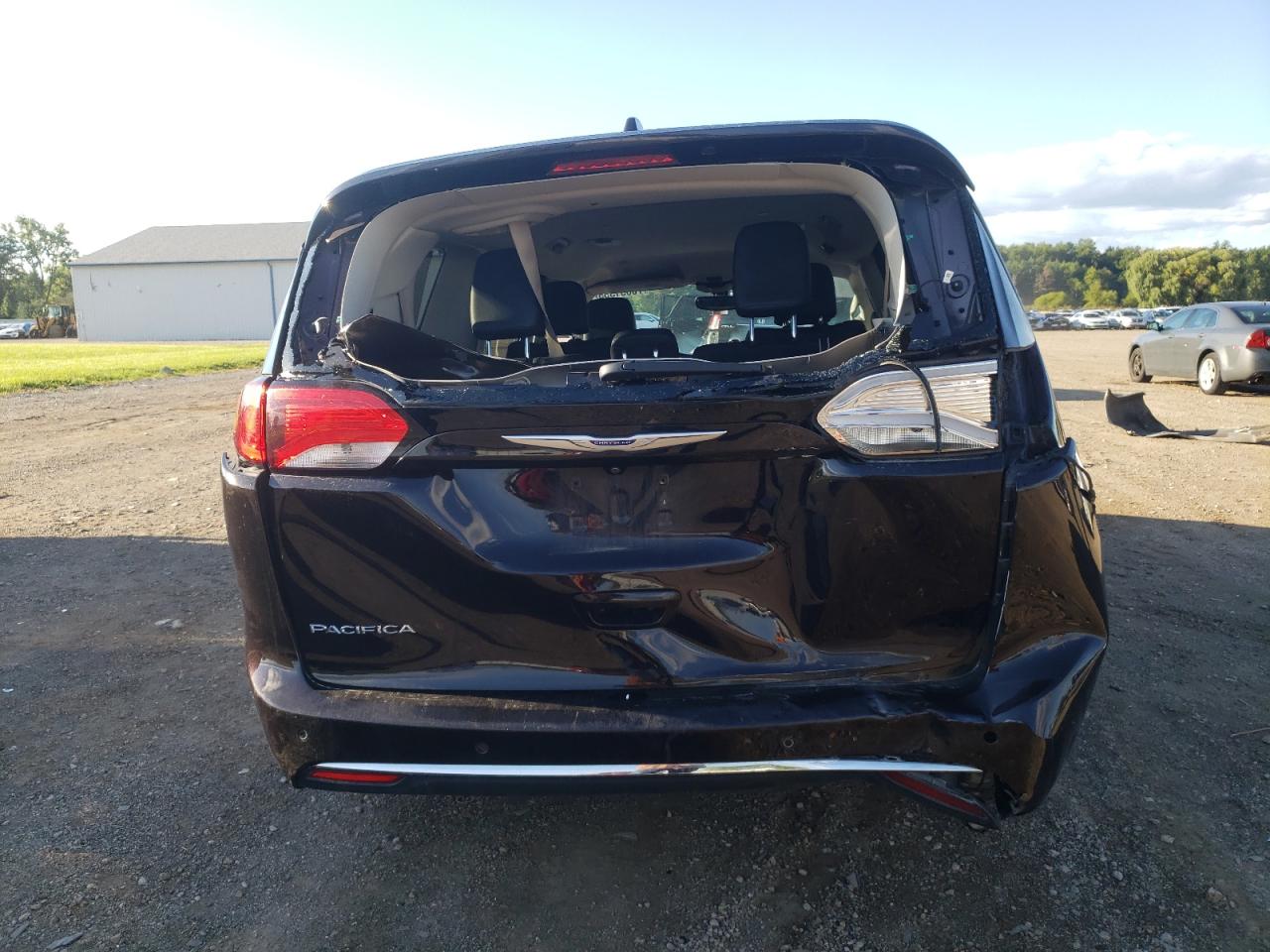 2019 Chrysler Pacifica Touring L VIN: 2C4RC1BG3KR732243 Lot: 70851355