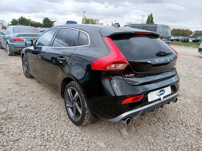 2015 VOLVO V40 R-DESIGN D2 