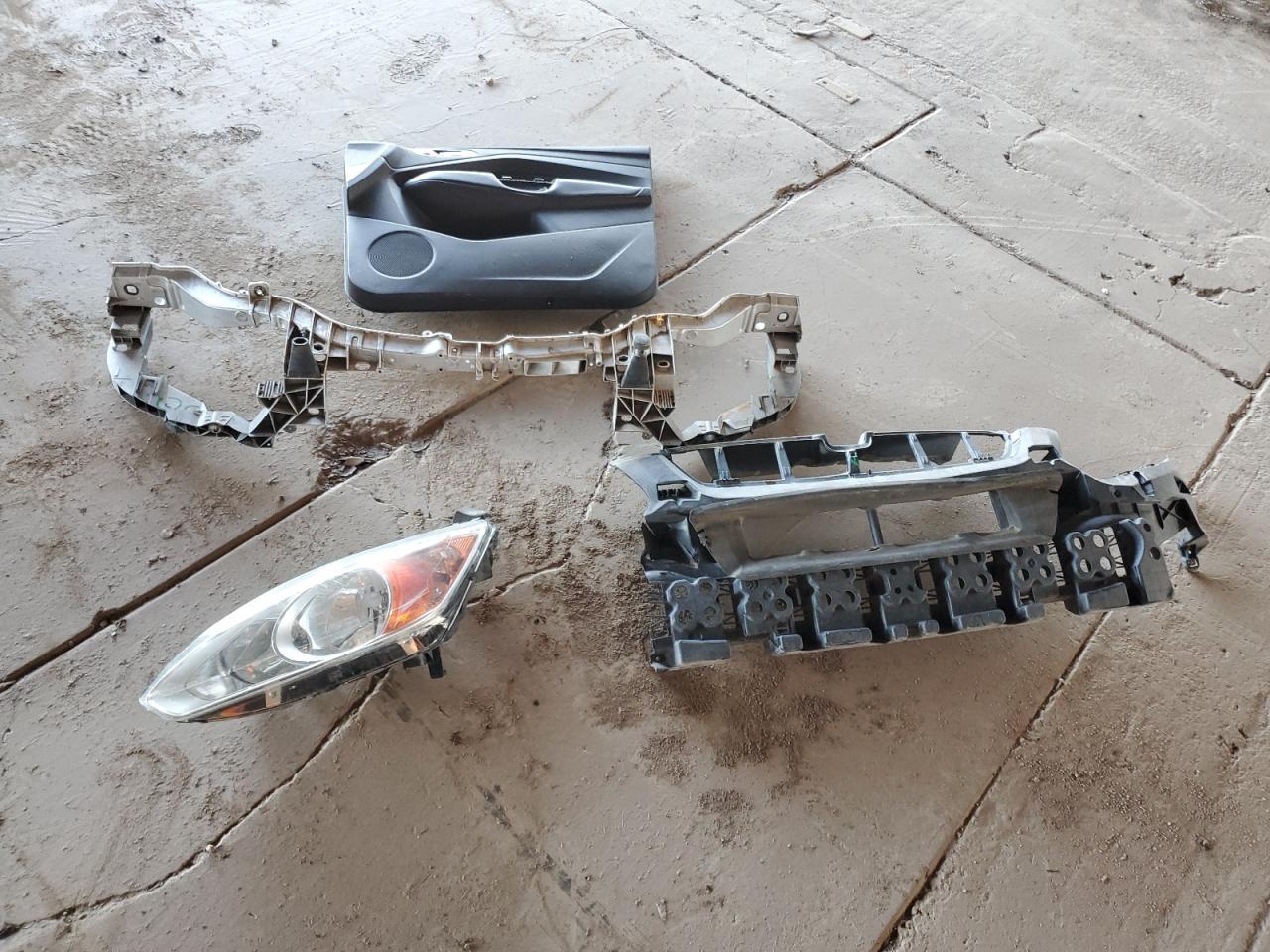 2016 Ford C-Max Sel VIN: 1FADP5BU0GL101712 Lot: 81901745