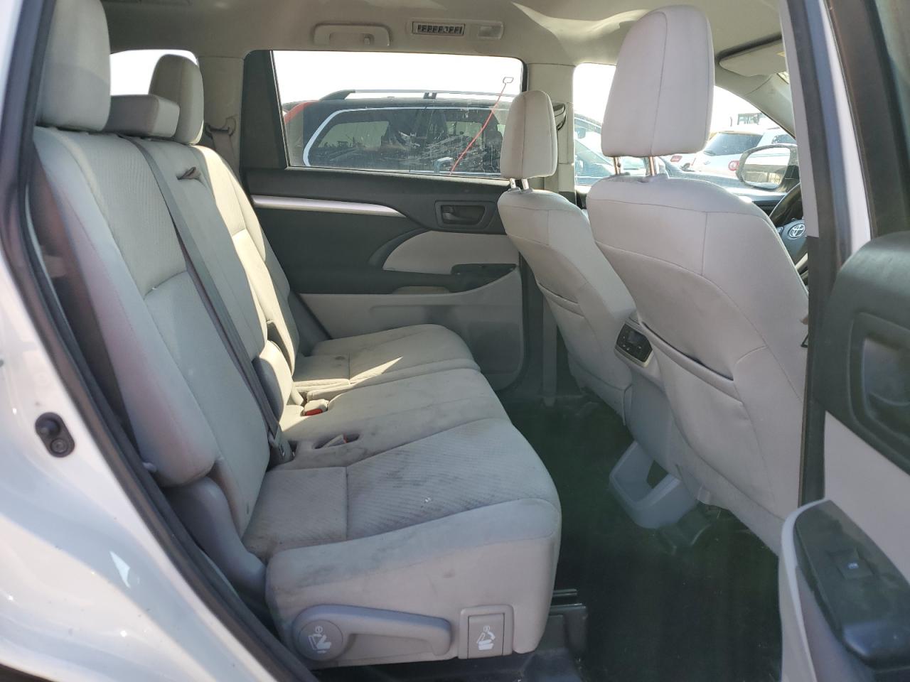 2016 Toyota Highlander Le VIN: 5TDBKRFH0GS306515 Lot: 83833875