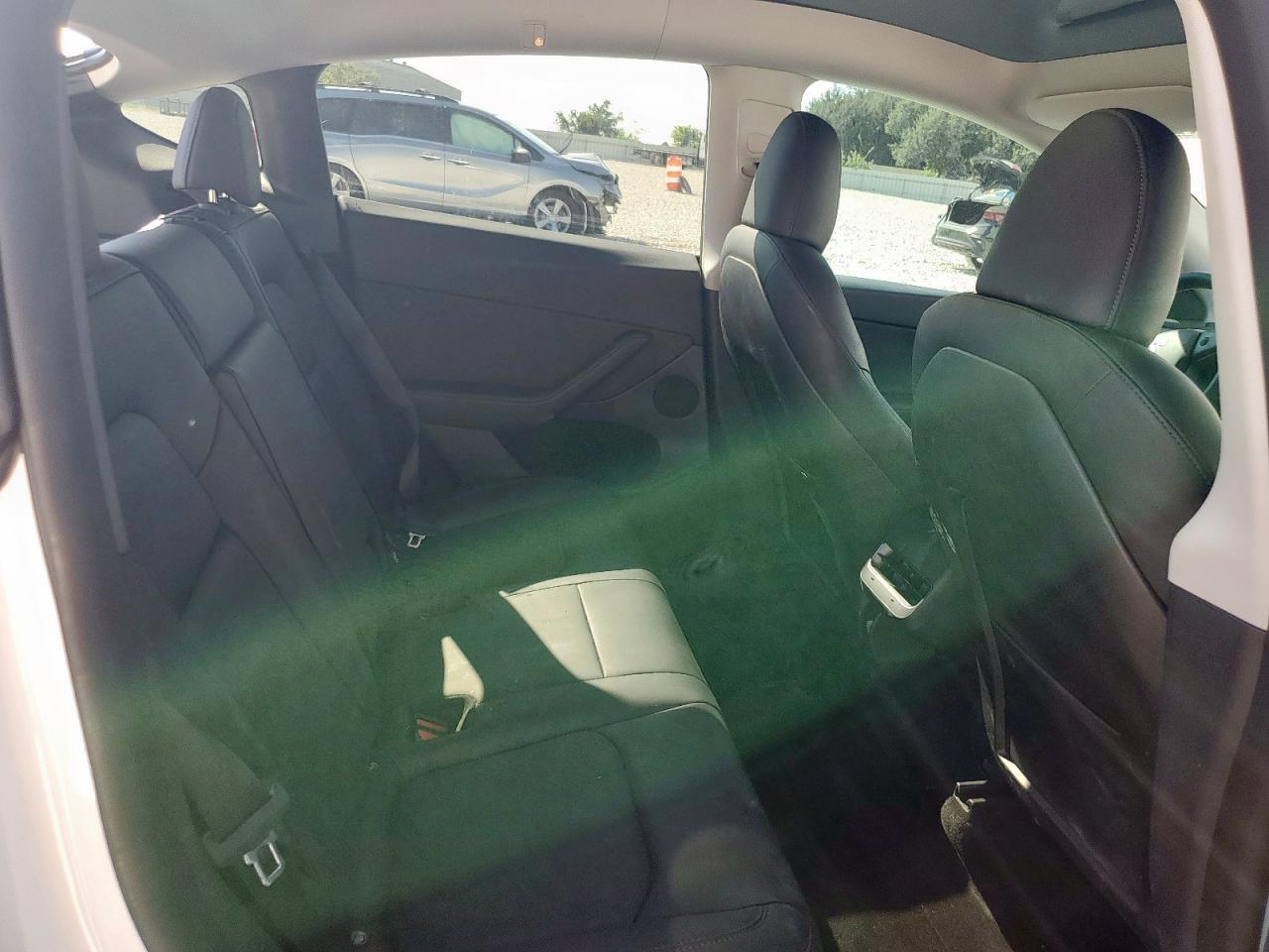 2022 Tesla Model Y VIN: 7SAYGDEE6NA011927 Lot: 84187255