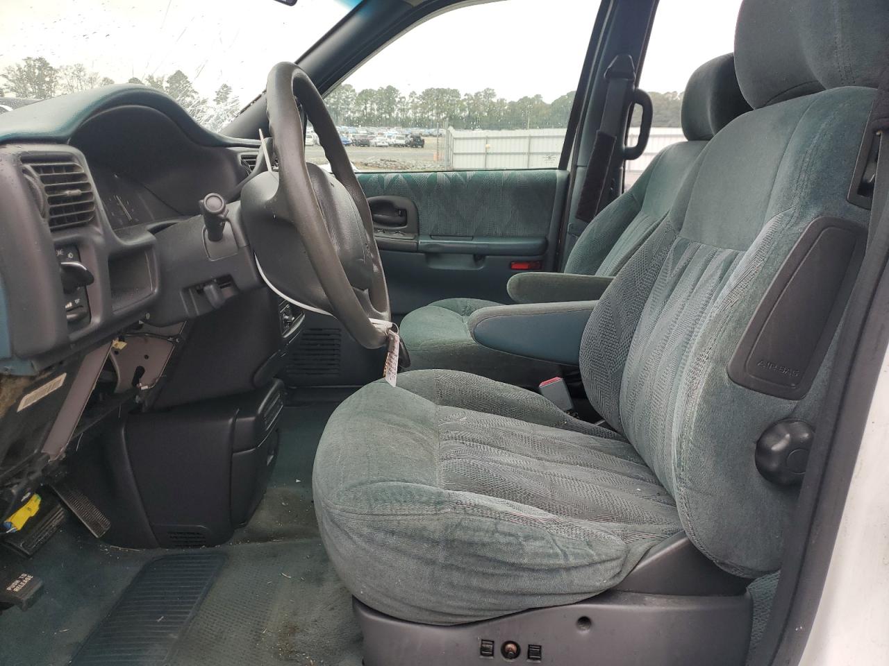 1998 Chevrolet Venture VIN: 1GNDX03E1WD321784 Lot: 84590565