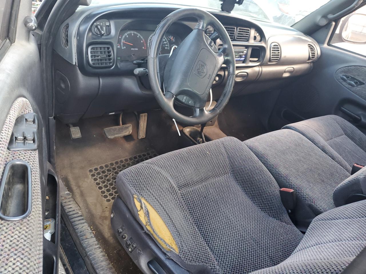2000 Dodge Ram 1500 VIN: 1B7HF13Z8YJ147268 Lot: 84050655